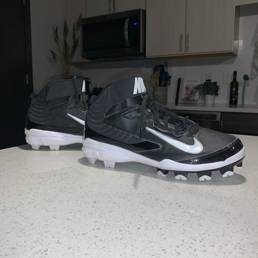 Nike Huarache Men’s Cleats